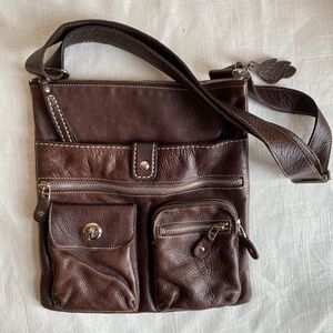 Roots Canada brown leather crossbody handbag with multiple pockets
